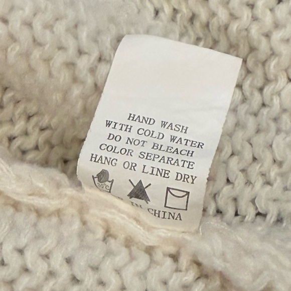 Luna Ivy Butterflies Open Cropped Cardigan Cream Pastel Womens size Small - Picture 10 of 12